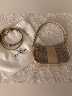 Coach Women’s Swinger Bag In Signature Jacquard
